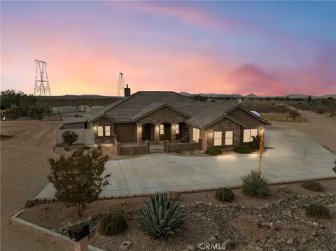 21080 Santa Rosa, Apple Valley, CA 92308
