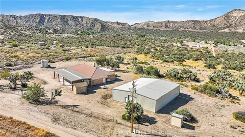 4426 Oil Well Rd, Phelan, CA 92371 photo 2