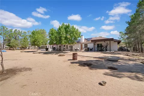 Exterior - 15908 Acoma Rd, Apple Valley, CA 92307 photo 10 of 15