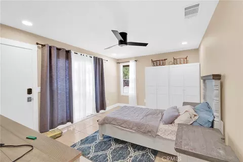 Bedroom - 15908 Acoma Rd, Apple Valley, CA 92307 photo 1 of 10