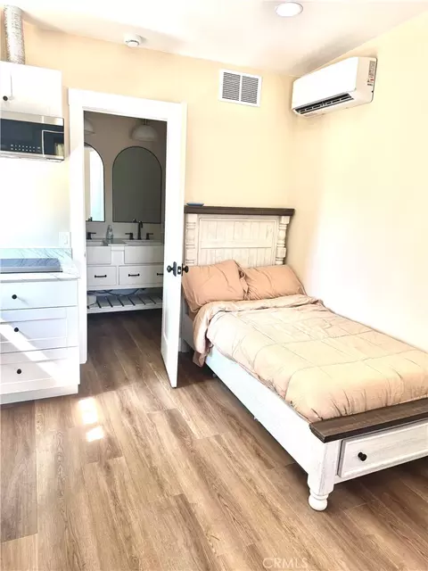 Bedroom - 15908 Acoma Rd, Apple Valley, CA 92307 photo 10 of 10