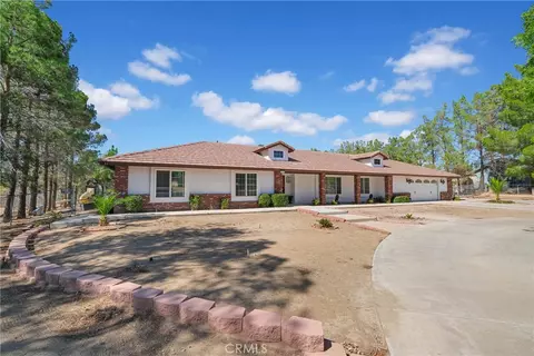 Exterior - 15908 Acoma Rd, Apple Valley, CA 92307 photo 7 of 15