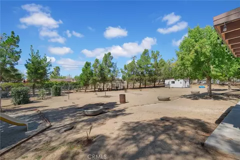 Exterior - 15908 Acoma Rd, Apple Valley, CA 92307 photo 13 of 15