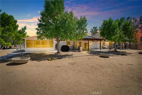 Exterior - 15908 Acoma Rd, Apple Valley, CA 92307 photo 2 of 15