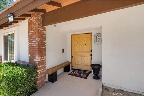 Exterior - 15908 Acoma Rd, Apple Valley, CA 92307 photo 4 of 15