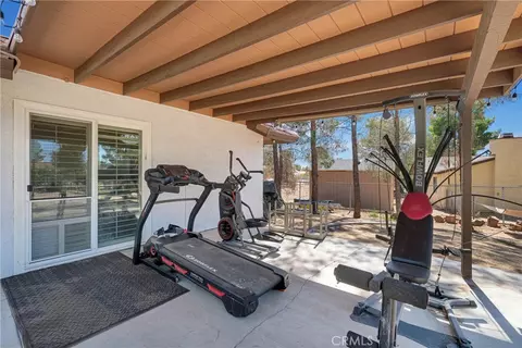 Exterior - 15908 Acoma Rd, Apple Valley, CA 92307 photo 12 of 15