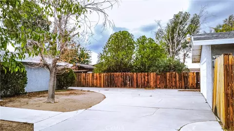 Exterior - 21390 Tussing Ranch Rd, Apple Valley, CA 92308 photo 5 of 6