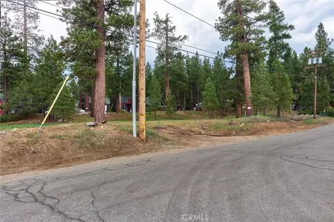 545 Wren Dr, Big Bear Lake, CA 92315