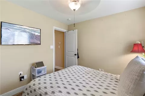 Bedroom - 28841 Delaware Dr, Tehachapi, CA 93561 photo 2 of 2