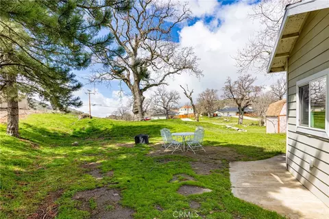 Exterior - 28841 Delaware Dr, Tehachapi, CA 93561 photo 6 of 9