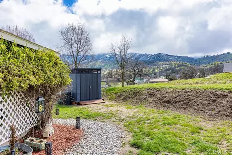 Exterior - 28841 Delaware Dr, Tehachapi, CA 93561 photo 4 of 9