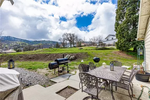 Exterior - 28841 Delaware Dr, Tehachapi, CA 93561 photo 3 of 9