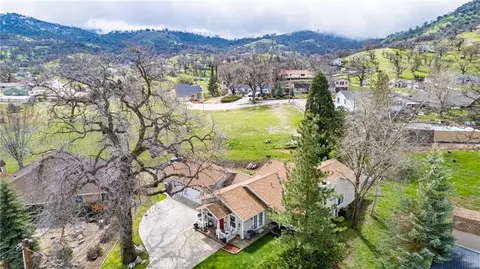 View/Area - 28841 Delaware Dr, Tehachapi, CA 93561 photo 3 of 4