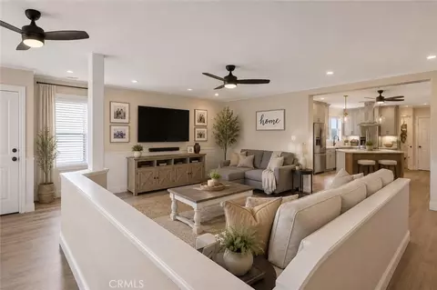 Living - 28841 Delaware Dr, Tehachapi, CA 93561 photo 2 of 2