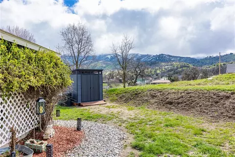 Exterior - 28841 Delaware Dr, Tehachapi, CA 93561 photo 4 of 9