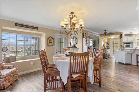 Dining - 28841 Delaware Dr, Tehachapi, CA 93561 photo 2 of 4