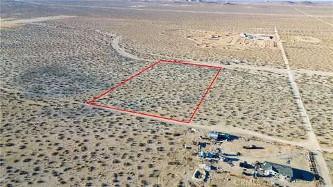 462 Pascal Ln, Adelanto, CA 92301 photo 2
