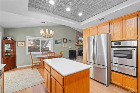 Kitchen - 1585 Linnet, Wrightwood, CA 92397 photo 4 of 4