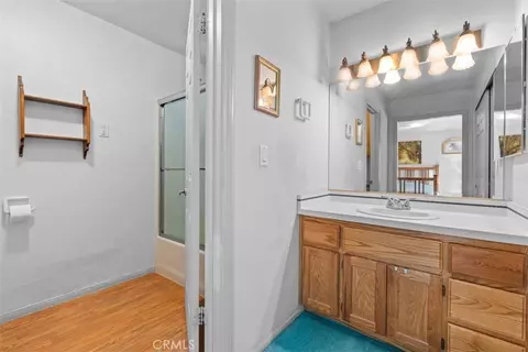 Bath - 1585 Linnet, Wrightwood, CA 92397 photo 2 of 2