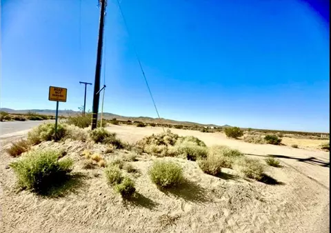28032 Rodeo, Helendale, CA 92342 photo 3