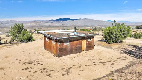 23766 Valley View Rd, Apple Valley, CA 92308