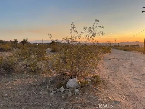 20 Old Mine, Apple Valley, CA 92307 photo 2