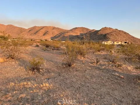 20 Old Mine, Apple Valley, CA 92307 photo 3