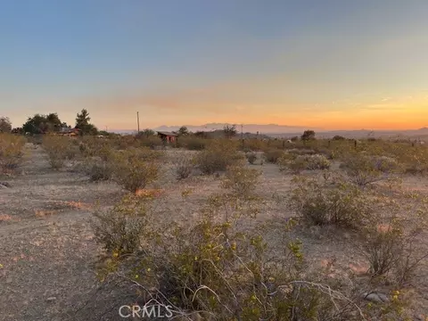 20 Old Mine, Apple Valley, CA 92307