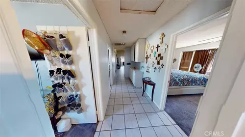 Entry Way - 9381 Choiceana, Hesperia, CA 92345 photo 2 of 5