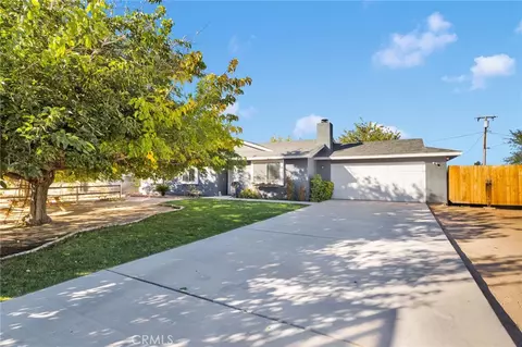 12828 Tamiani Rd, Apple Valley, CA 92308
