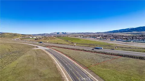 8 Challenger, Tehachapi, CA 93561 photo 2