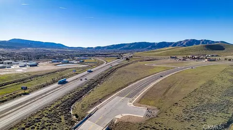 8 Challenger, Tehachapi, CA 93561 photo 3