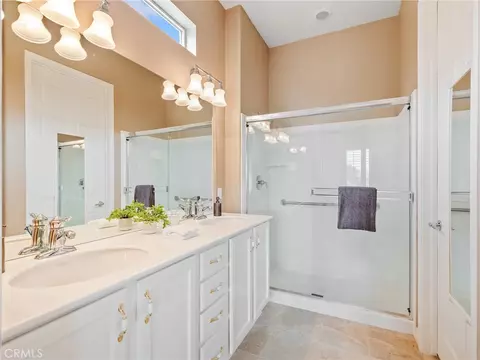 Bath - 10364 Lakeshore Dr, Apple Valley, CA 92308 photo 1 of 2