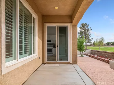 Exterior - 10364 Lakeshore Dr, Apple Valley, CA 92308 photo 5 of 6