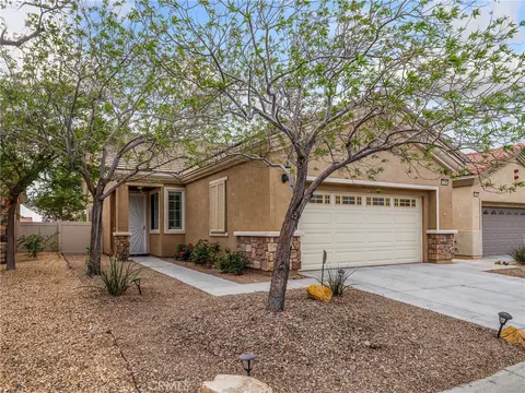 Exterior - 10364 Lakeshore Dr, Apple Valley, CA 92308 photo 2 of 6