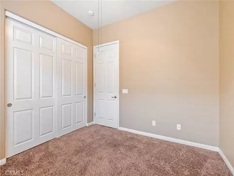 Bedroom - 10364 Lakeshore Dr, Apple Valley, CA 92308 photo 5 of 5