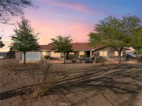 3996 Yucca Ter, Phelan, CA 92371