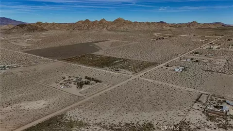 784 Rabbit Springs Rd, Lucerne Valley, CA 92356