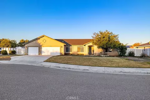 6834 Phoenix Ct, Hesperia, CA 92345