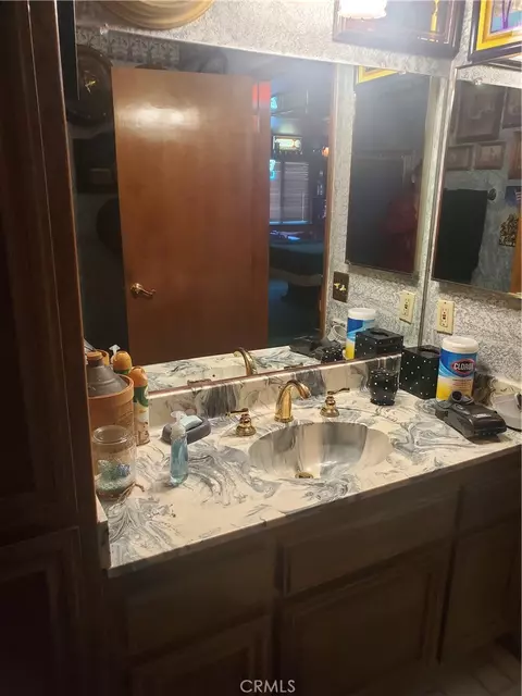Bath - 9448 Braceo, Oak Hills, CA 92344 photo 1 of 4