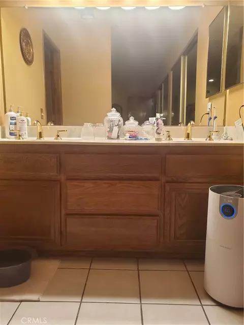Bath - 9448 Braceo, Oak Hills, CA 92344 photo 3 of 4