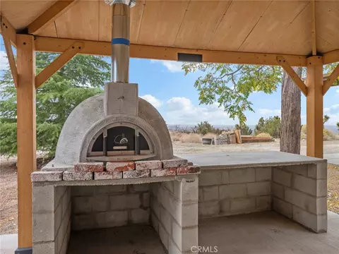Exterior - 10160 Pineview Rd, Pinon Hills, CA 92372 photo 3 of 11