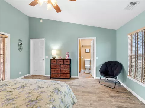 Bedroom - 10160 Pineview Rd, Pinon Hills, CA 92372 photo 2 of 8