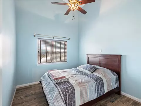 Bedroom - 10160 Pineview Rd, Pinon Hills, CA 92372 photo 3 of 8