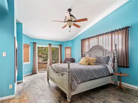 Bedroom - 10160 Pineview Rd, Pinon Hills, CA 92372 photo 7 of 8