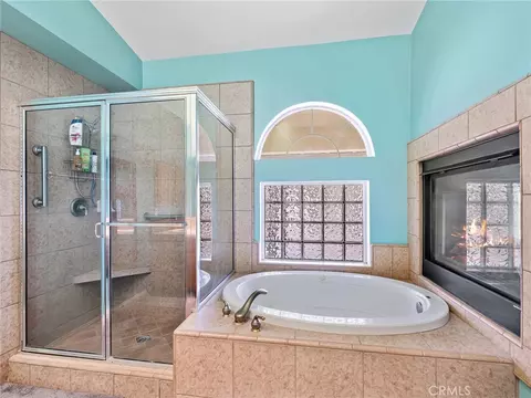 Bath - 10160 Pineview Rd, Pinon Hills, CA 92372 photo 3 of 5