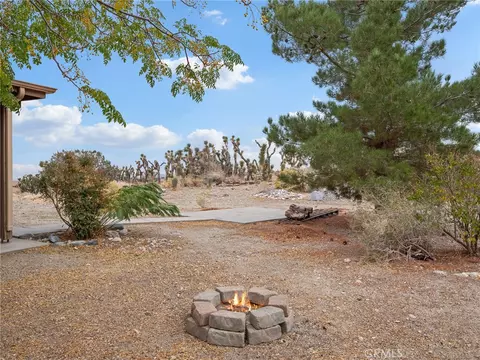 Exterior - 10160 Pineview Rd, Pinon Hills, CA 92372 photo 5 of 11