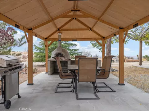 Exterior - 10160 Pineview Rd, Pinon Hills, CA 92372 photo 4 of 11