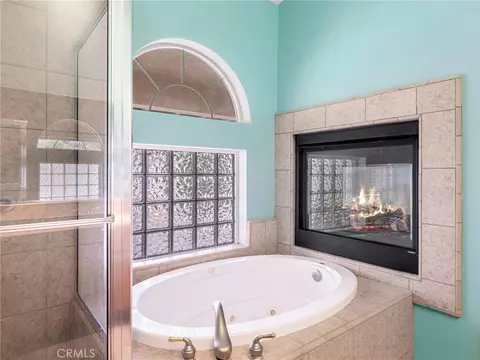 Bath - 10160 Pineview Rd, Pinon Hills, CA 92372 photo 5 of 5