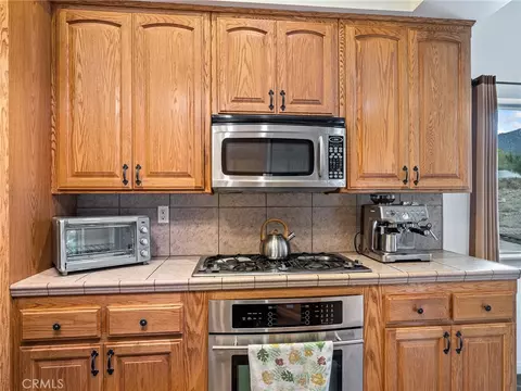 Kitchen - 10160 Pineview Rd, Pinon Hills, CA 92372 photo 3 of 3
